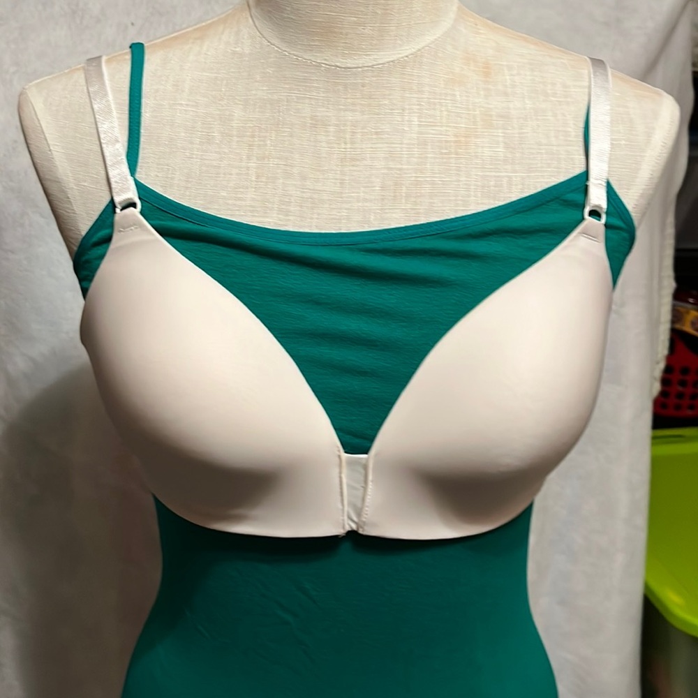 Victoria Secret No-Wire Bra
